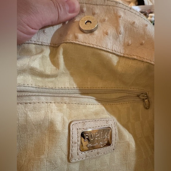 Furla Elisabeth Ostrich hobo bag %100 percent leather - Picture 15 of 16